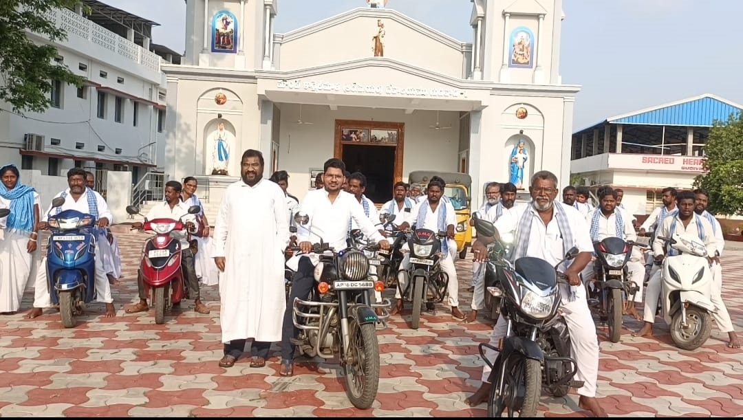 క్రైస్తవ సోదరుల బైక్‌ ర్యాలీ