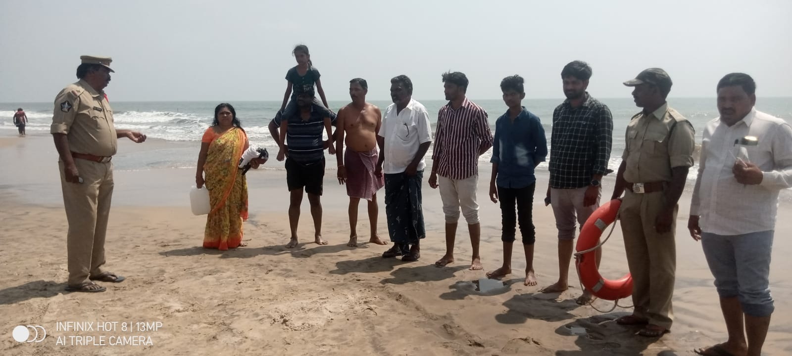 పర్యాటకులకు మెరైన్‌ పోలీసుల జాగ్రత్తలు
