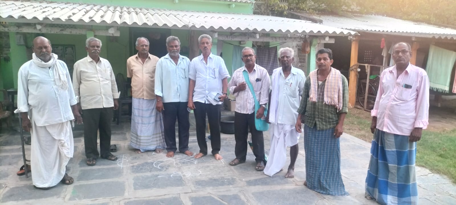 ఎకరాకు రూ.15 వేలు పరిహారం అందించాలి