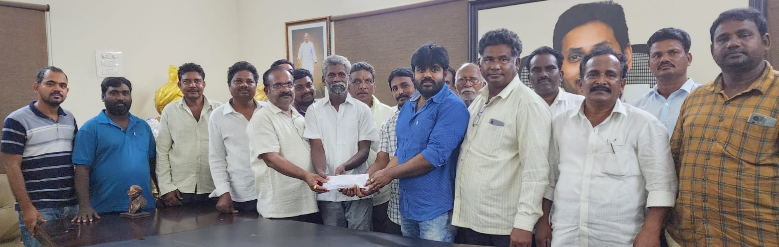 ఆర్‌సిఎం చర్చి అభివృద్ధికి వంశీ రూ.లక్ష విరాళం