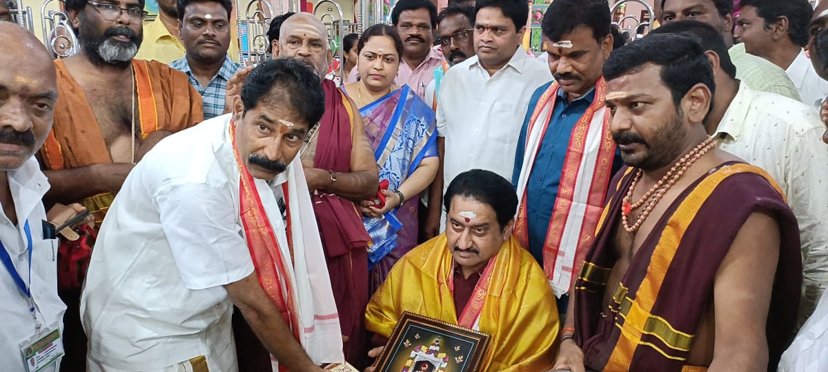 స్వామివారిని దర్శించుకున్న సినీ నటుడు సుమన్‌
