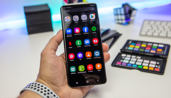 Center-focus-on-pre-installed-apps