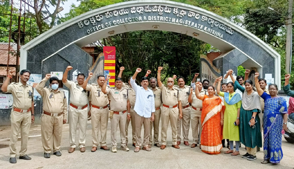 transport-police-protest-against-attacks