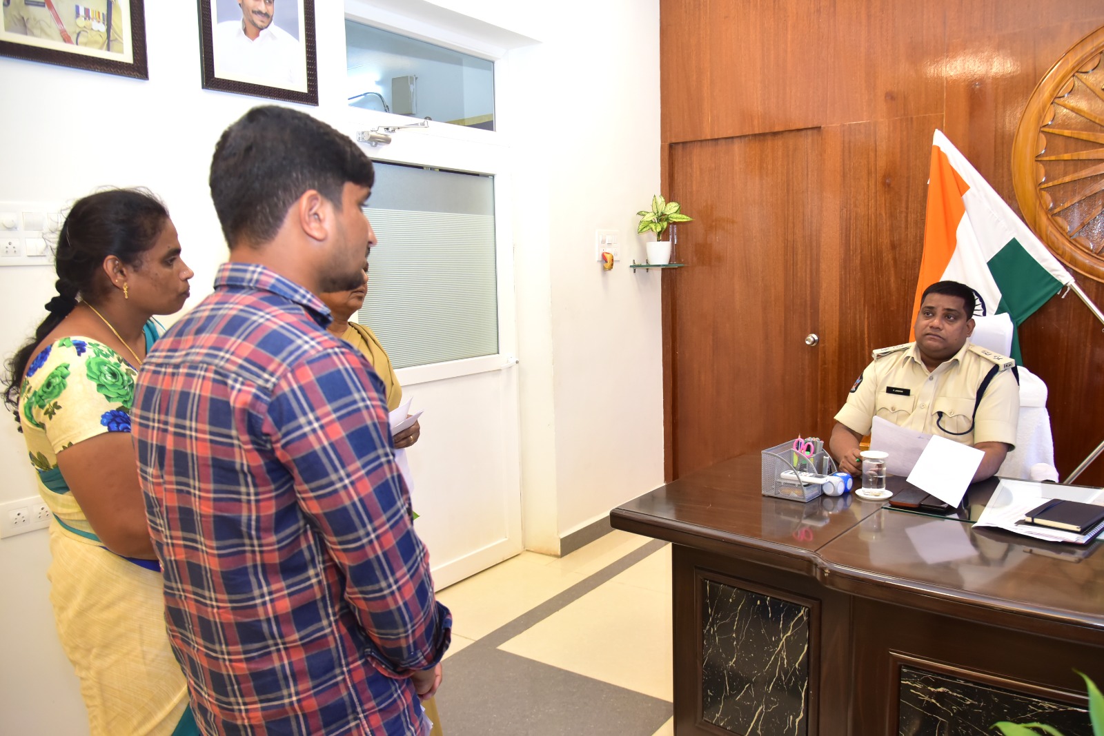 ఫిర్యాదులపై తక్షణ పరిష్కారం : ఎస్పీ