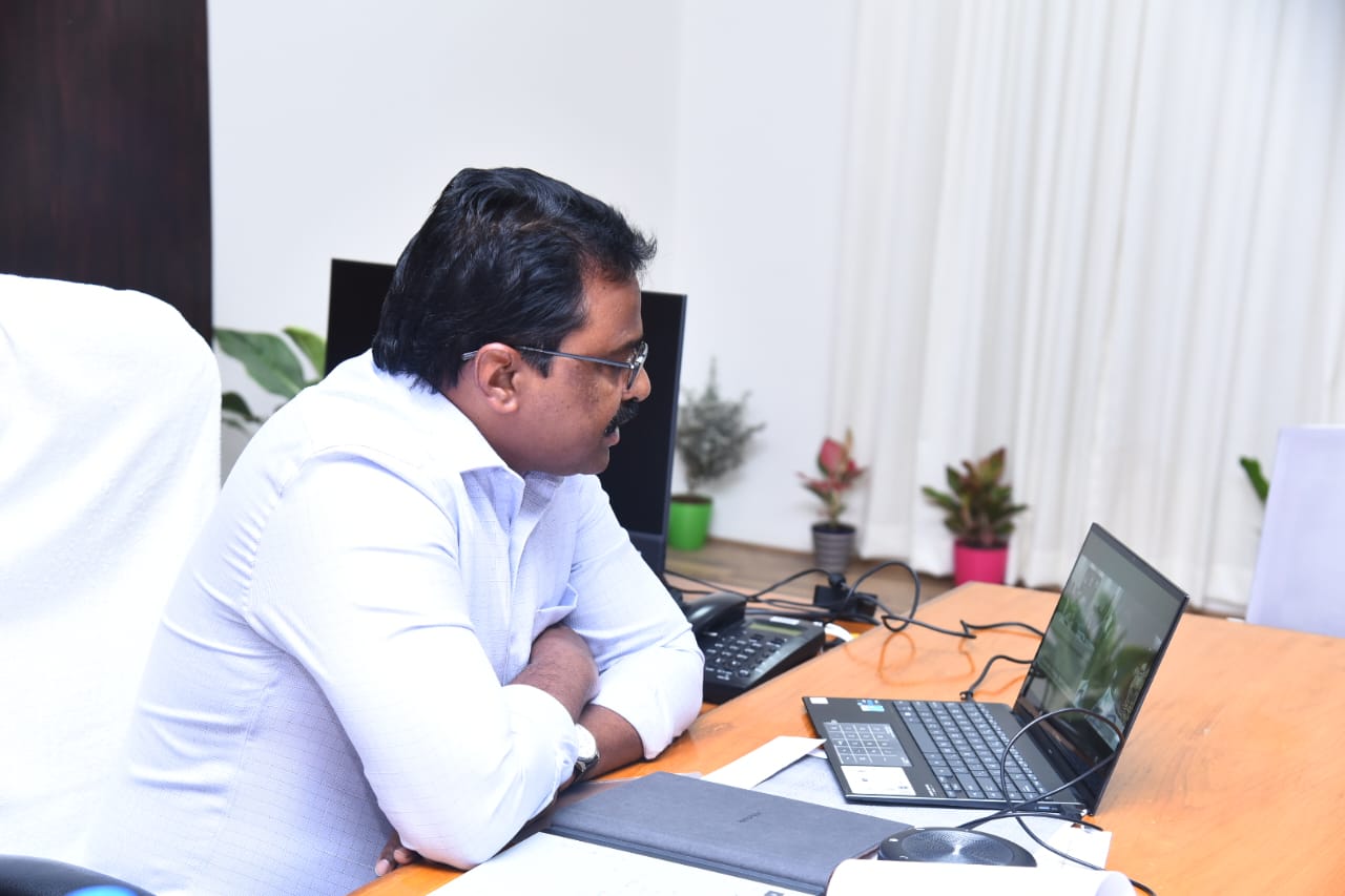 వారంలో నాలుగు రోజులు క్షేత్రస్థాయిలో పర్యటించాలి