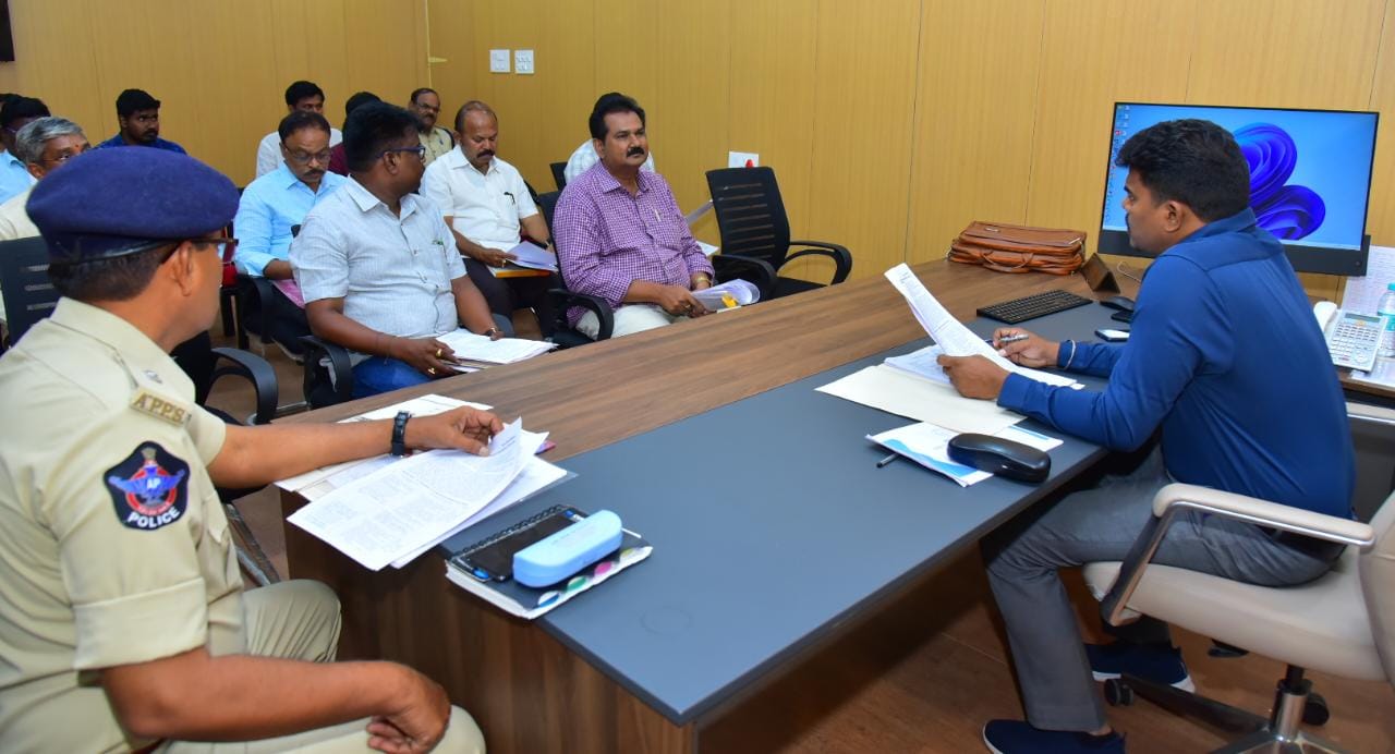 ఇసుక నిల్వల పెంపునకు చర్యలు : కలెక్టర్‌