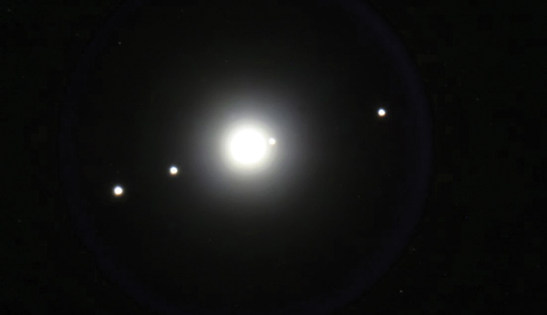A-rare-arrangement-of-5-planets
