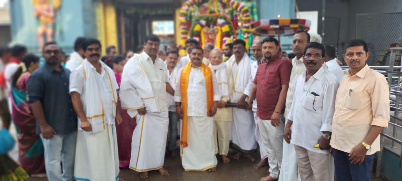 పుష్పమండపంపై ఊరేగిన శ్రీలక్ష్మీ చెన్నకేశవుడు