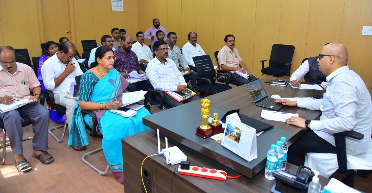 భూసేకరణపై నిర్లక్ష్యం చేయొద్దు : జెసి