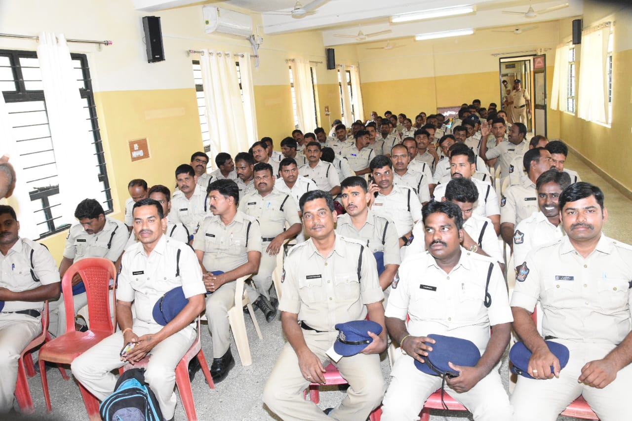 పారదర్శకంగా బదిలీలు : ఎస్పీ