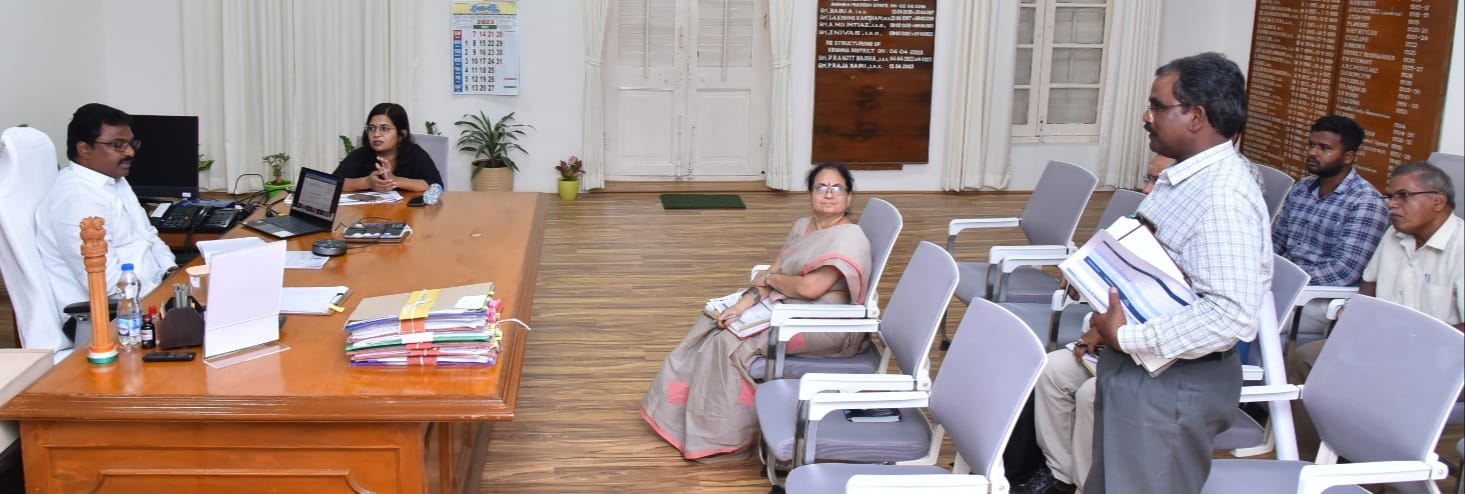 పర్యావరణ పరిరక్షణకు కృషిచేయాలి : కలెక్టర్‌
