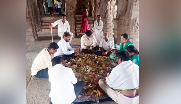 /Lepakshi-temple-hundi-calculation