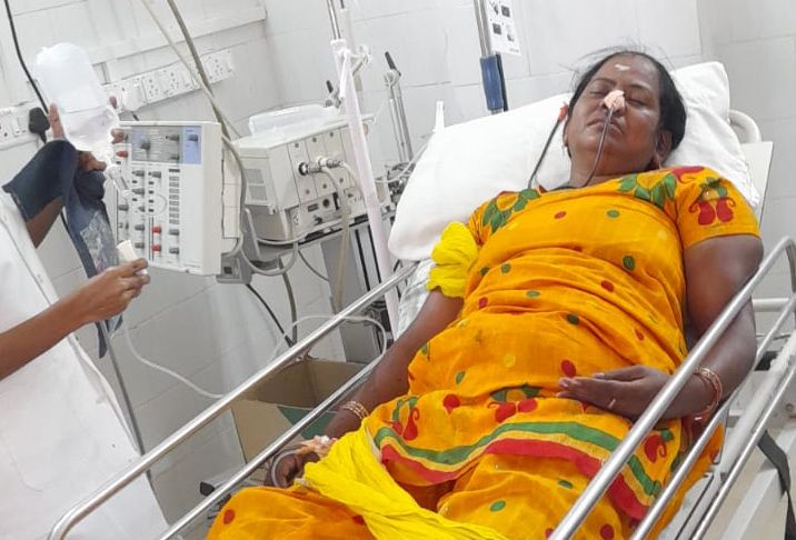 ఎస్పీ కార్యాలయం ముందు మహిళ ఆత్మహత్యాయత్నం
