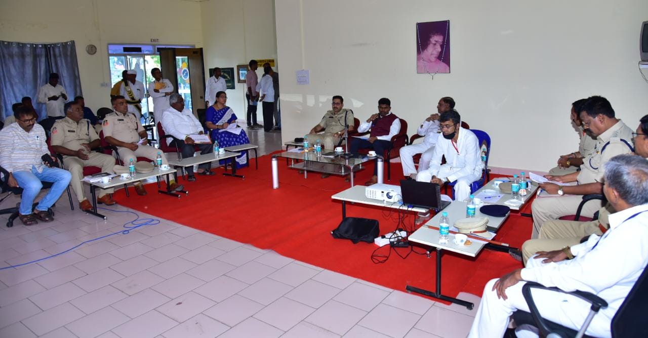 విమానాశ్రయంలో భద్రత కల్పిద్దాం