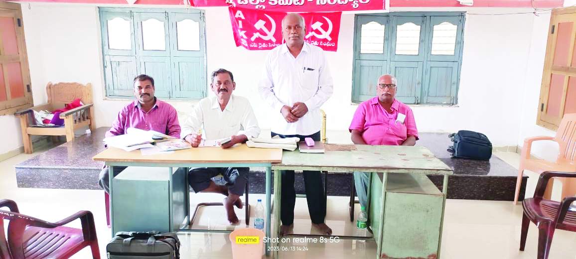 సమావేశంలో మాట్లాడుతున్న కె.ప్రభాకర్‌ రెడ్డి