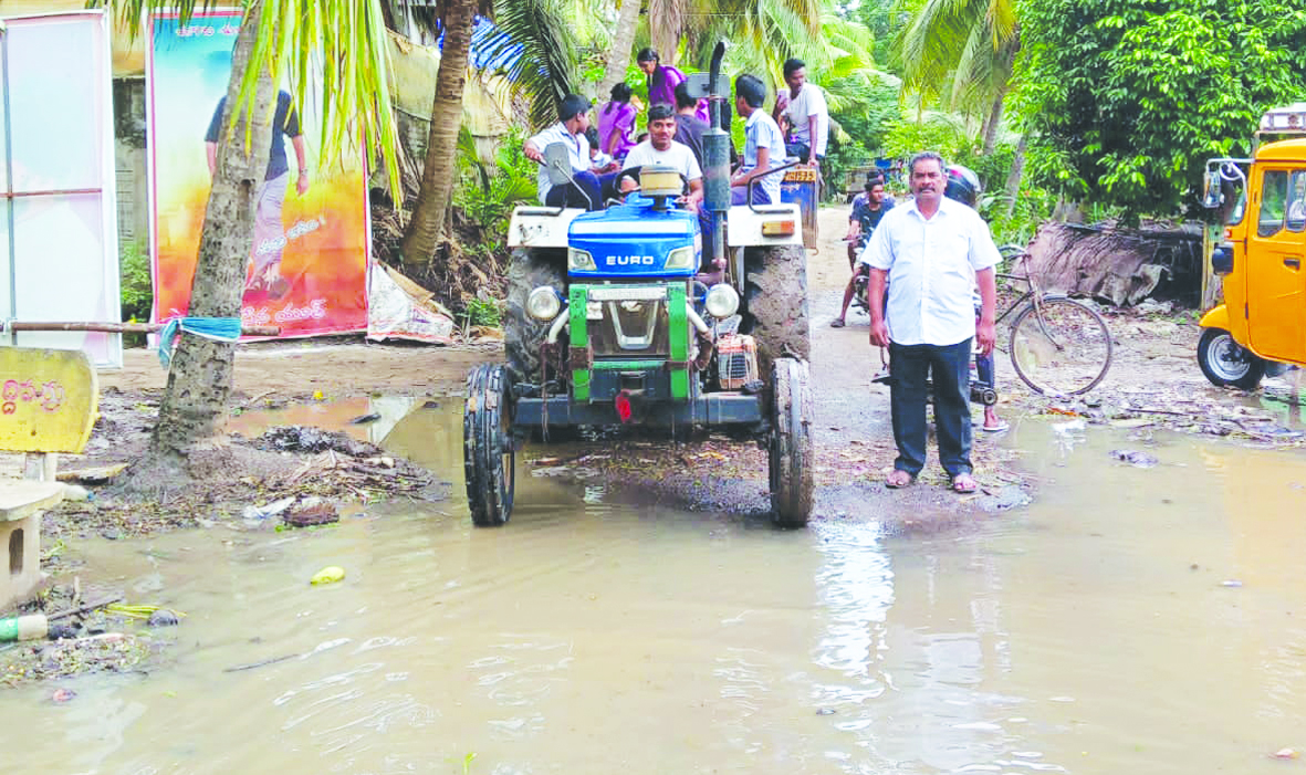 వీడని నక్కల డ్రెయిన్‌ ముంపు