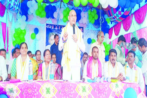'జగనన్న సురక్ష'లో అర్హులకు ధ్రువపత్రాలు