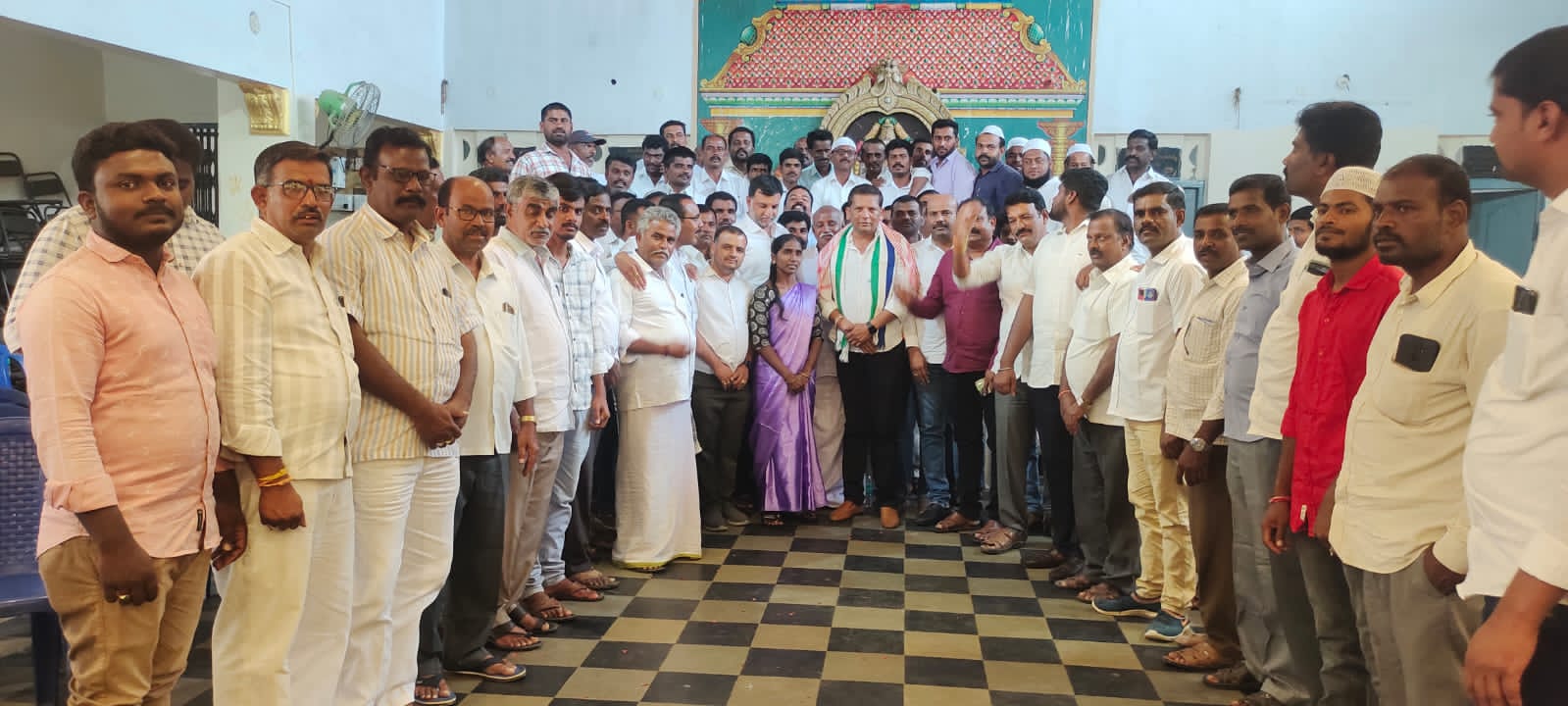 కలిసిగట్టుగా పార్టీకోసం పని చేద్దాం