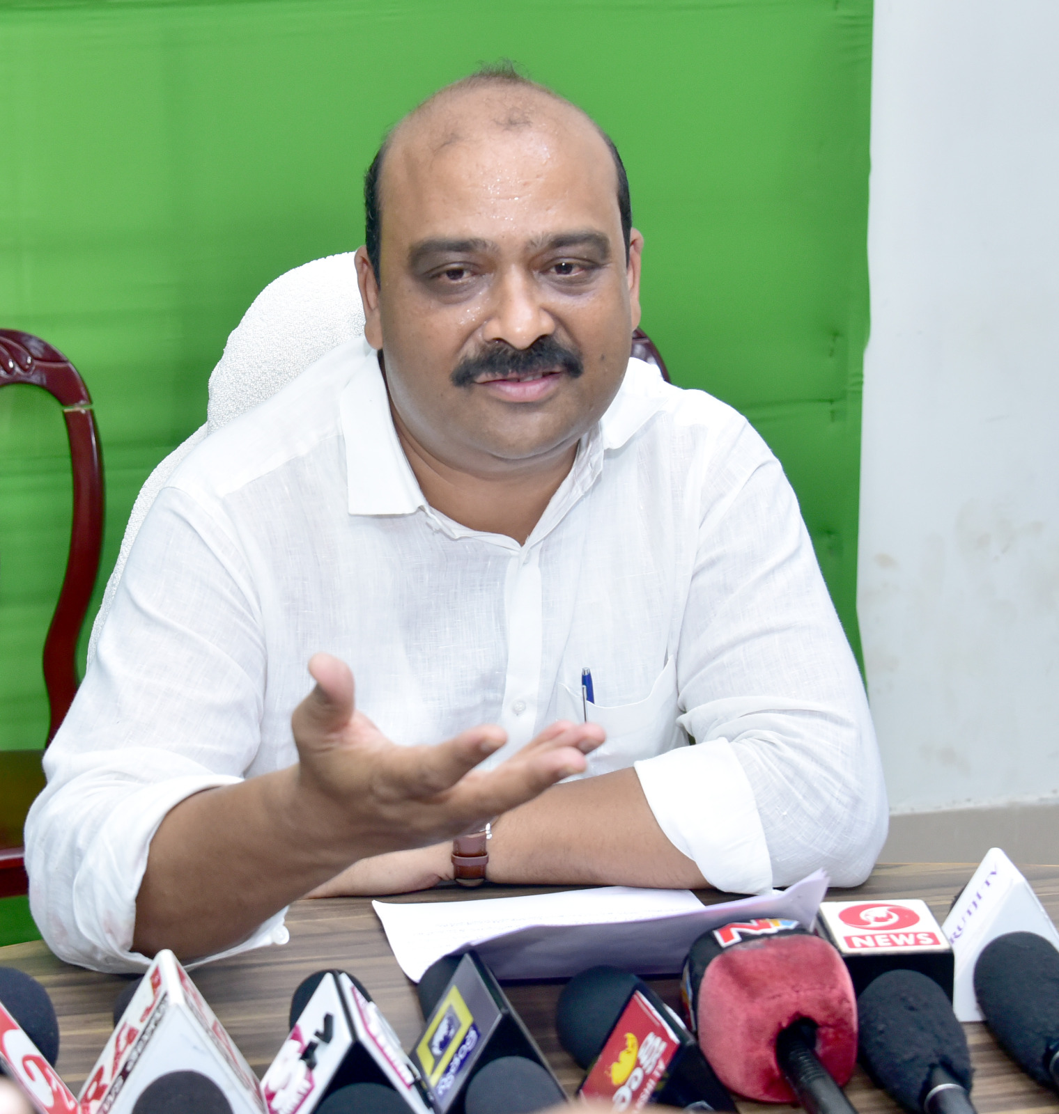 అమరావతిలో ఇళ్లు కట్టి తీరుతాం,  