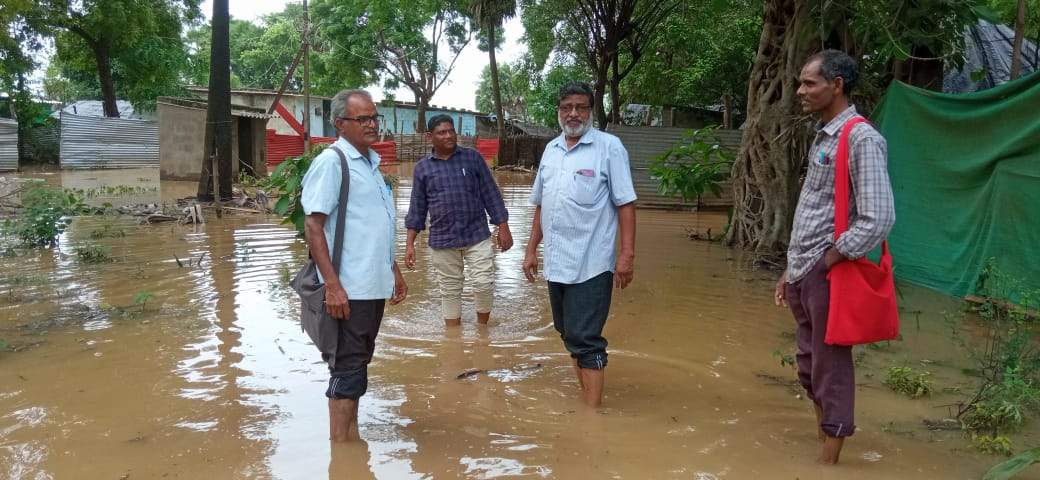 నిర్వాసితుల గోడుపట్టని ప్రభుత్వాలు