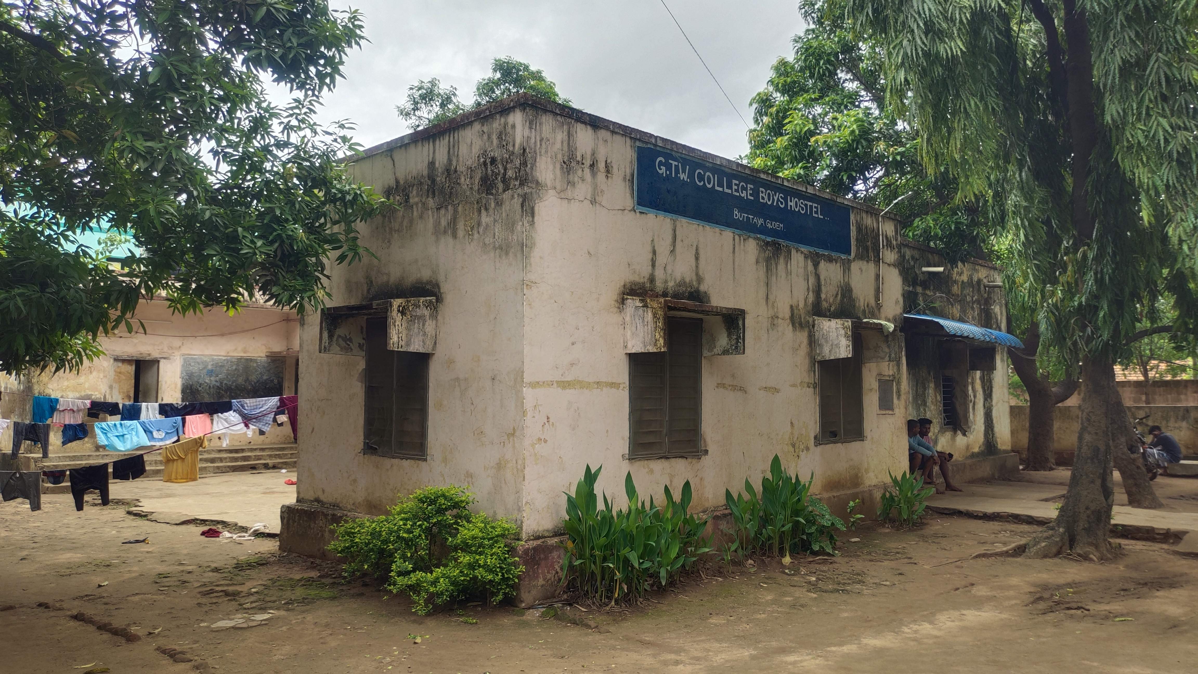 సమస్యల సుడిలో సంక్షేమ హాస్టళ్లు