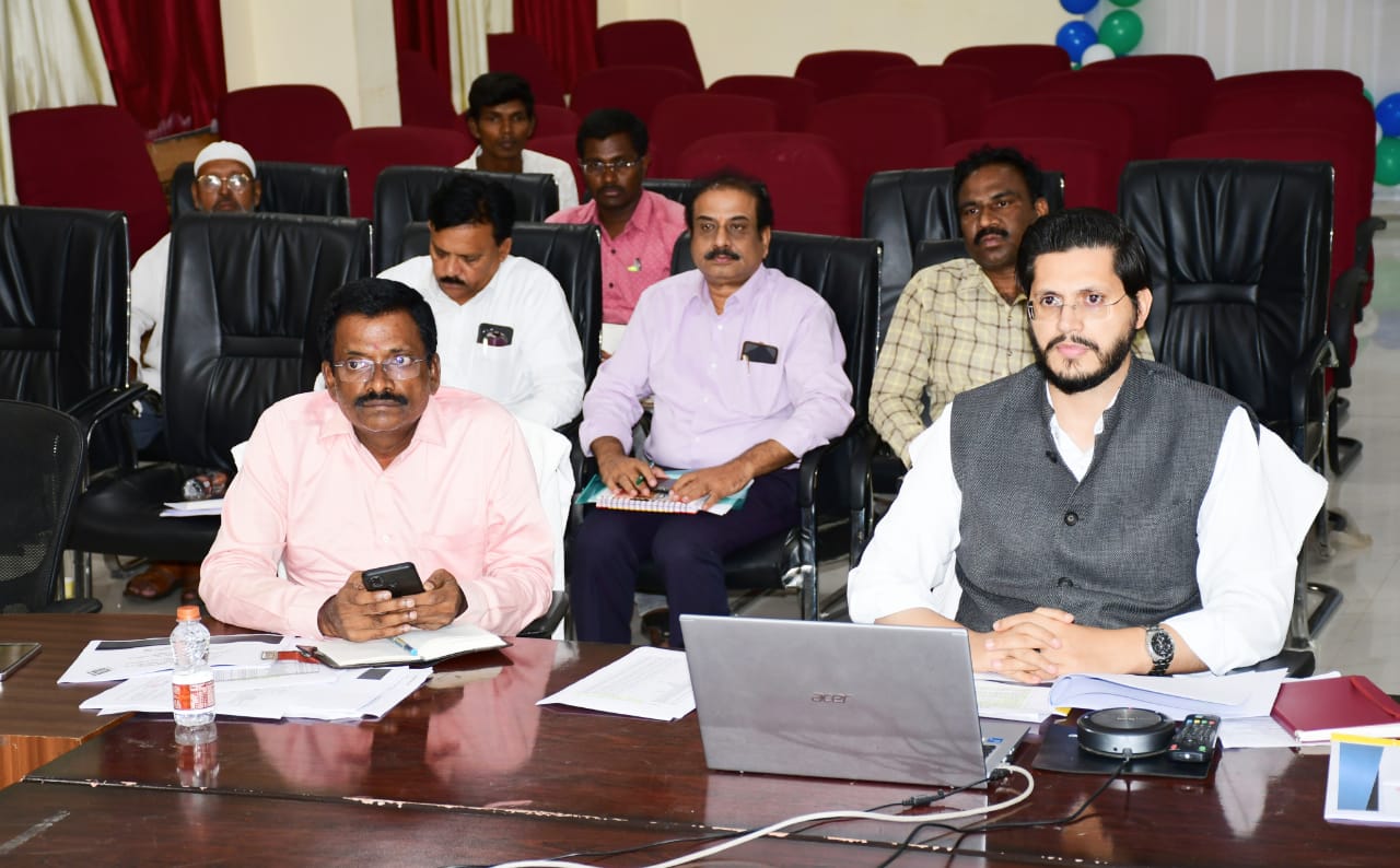 వీడియో కాన్ఫరెన్స్‌లో పాల్గొన్న జిల్లా కలెక్టర్‌ మనజీర్‌ జిలానీ సామూన్‌