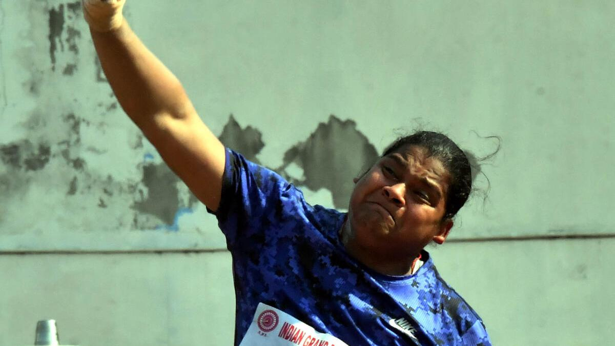 మహిళల షాట్‌పుట్‌లో అభా ఖత్వాకు రజితం