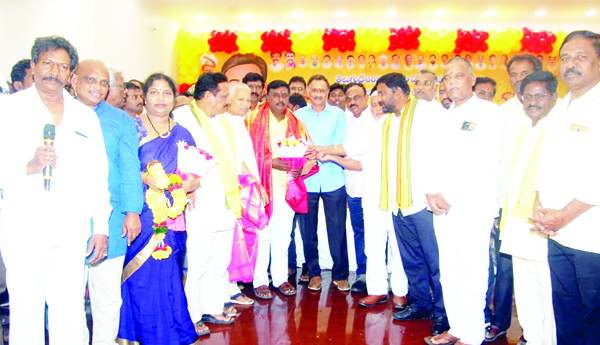 ఘనంగా టిడిపి నేత నాగ జగదీష్‌ జన్మదిన వేడుకలు