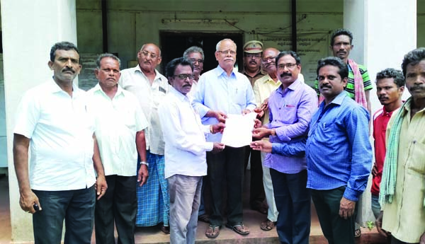 ఏటికొప్పాక సుగర్‌ ఫ్యాక్టరీని తెరిపించాలి