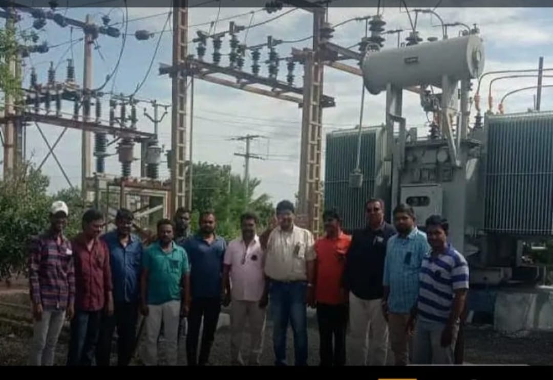 మాట్లాడుతున్న జెఎసి నాయకులు