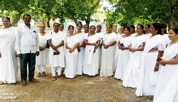 Dharna-to-take-action-against-the-person-who-insulted-ANMs