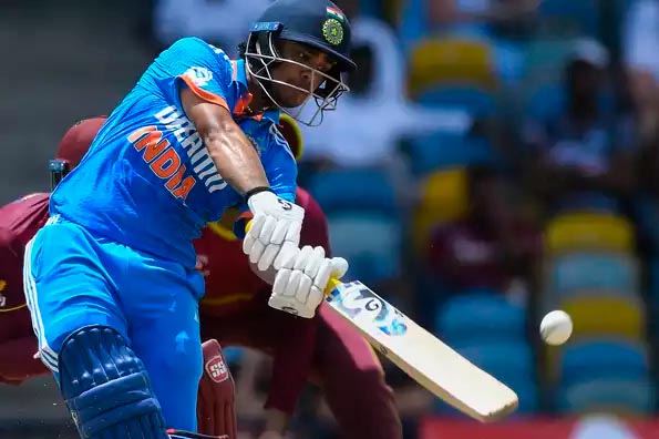 టాపార్డర్‌ మెరిసినా.. భారత్‌ 113/5