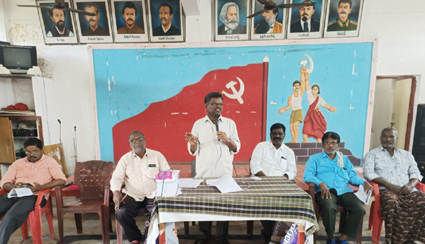 A-comprehensive-law-should-be-brought-in-for-porters-CITU