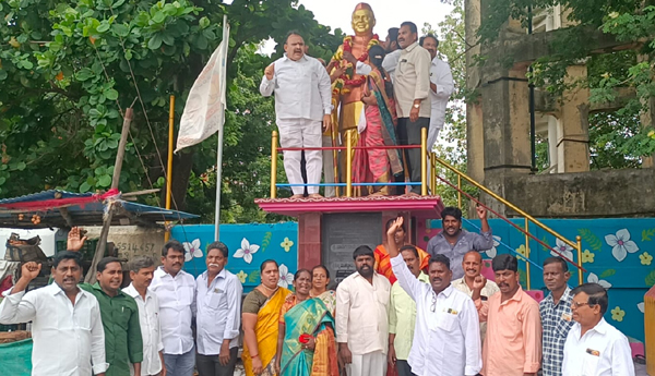 Jagjeevan-Ram-is-a-person-who-has-worked-immensely-for-the-upliftment-of-Dalits