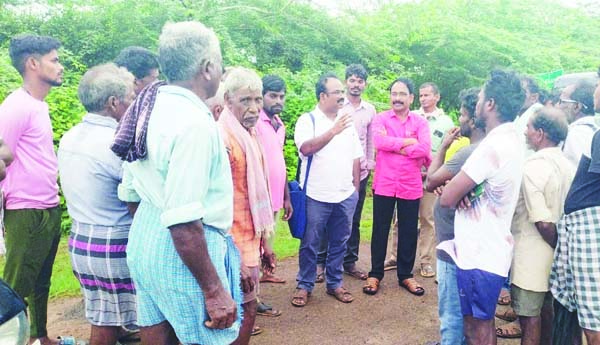 నష్టపరిహారం చెల్లించాలి