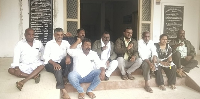 సర్పంచులు ధర్నా