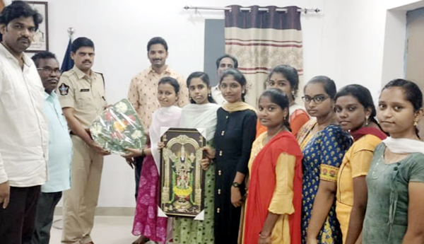 The-Collector-SP-congratulated-the-PG-set-rankers