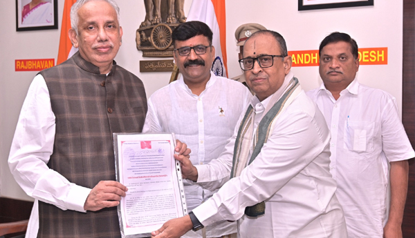 sri-matam-invites-state-governor