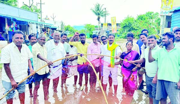   రహదారుల మరమ్మతుపై నిర్లక్ష్యం