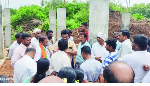 దేవాలయ నిర్మాణ పనులు అడ్డగింత