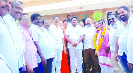  ఆలమూరు ఎఎంసి ఛైర్మన్‌ గా 'యనమదల'