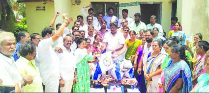  సంపూర్ణ పోషణ కిట్ల అందజేత