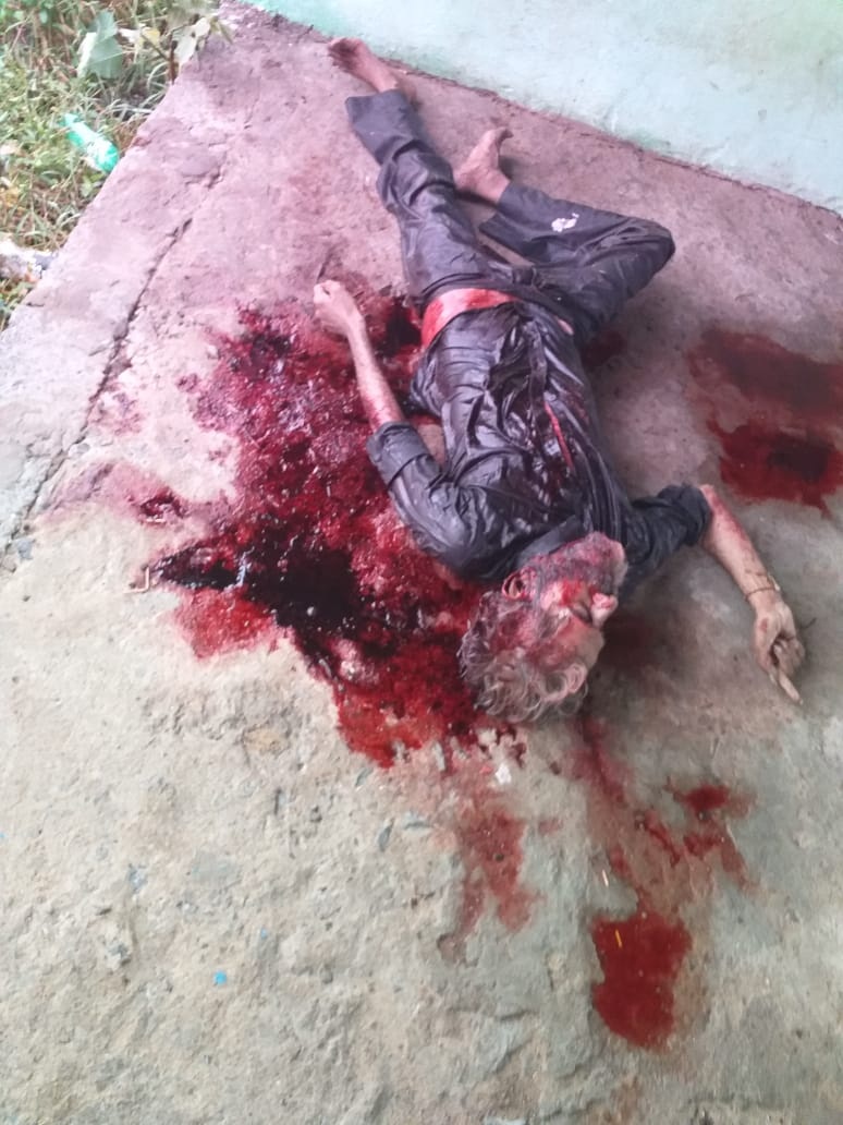 మద్యం సీసాతో వ్యక్తి దారుణ హత్య