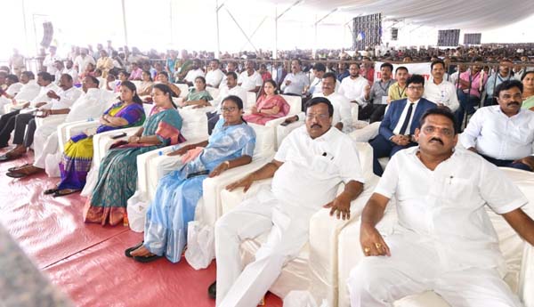 నిరాశపర్చిన సిఎం పర్యటన