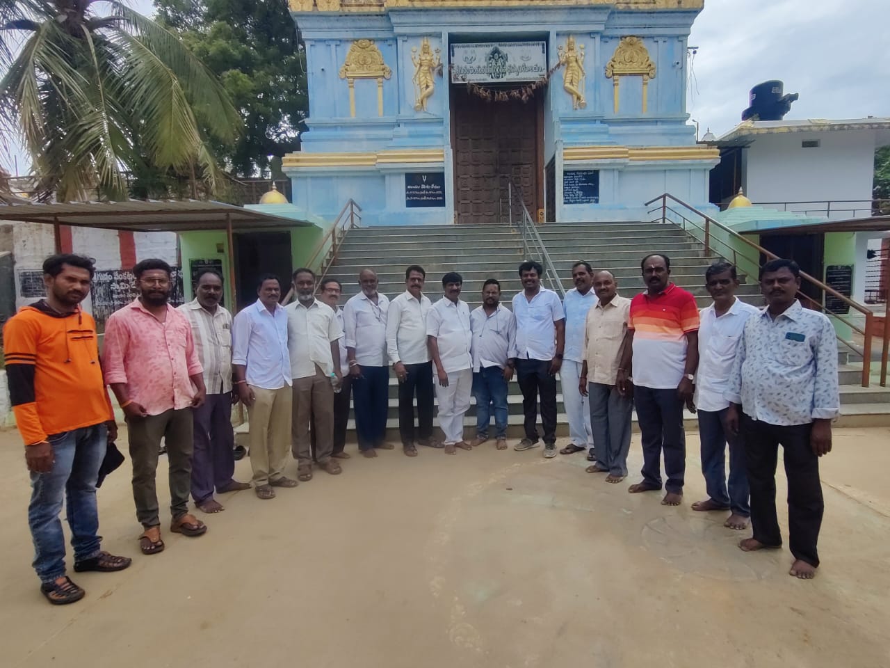 వాల్మీకులకు ఎస్టీ హోదా వైఎస్‌.జగన్‌తోనే సాధ్యం