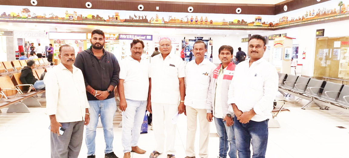 చలో ఢిల్లీకి తరలివెళ్లిన సర్పంచులు