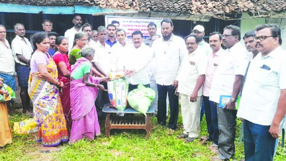 వరద బాధితులను ఆదుకునేందుకు చర్యలు