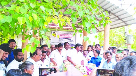 వరద బాధితులకు అండగా ప్రభుత్వం