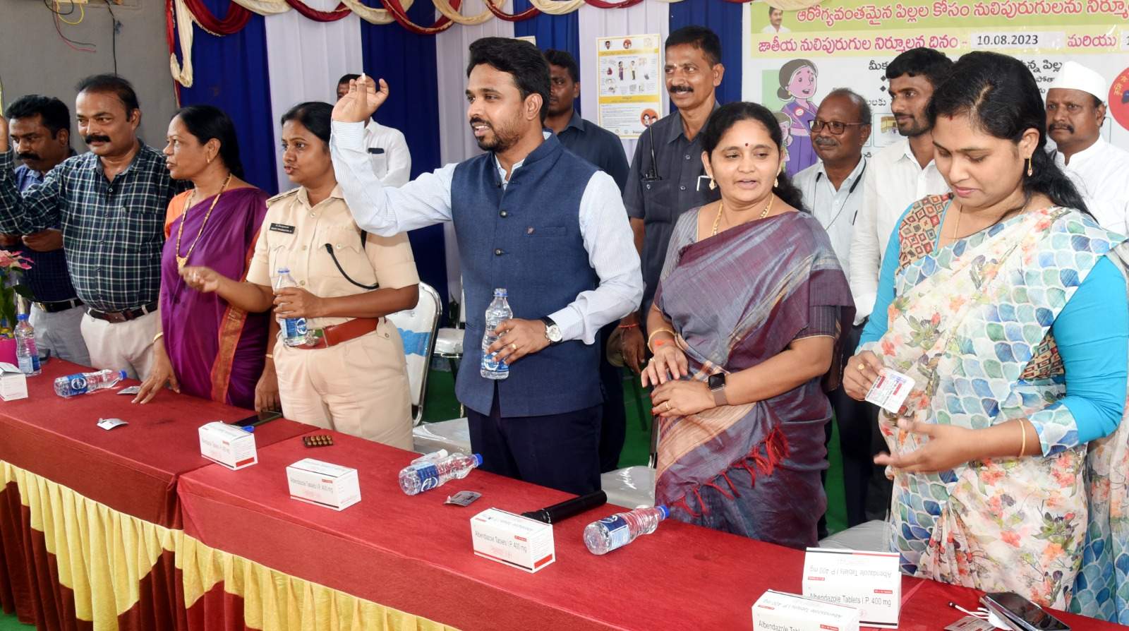 ఏడాదికి రెండుసార్లు ఆల్బెండజోల్‌ వేయాలి