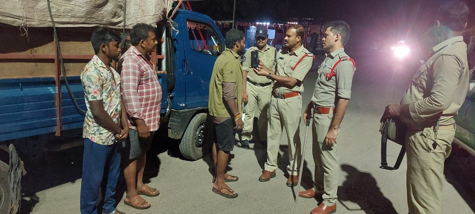పోలీసుల విస్త్రృత తనిఖీలు